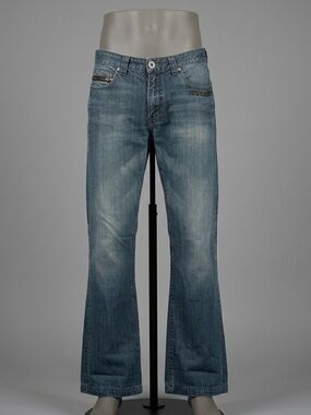 Vintage GUESS Jeans – Embroidered Roman Numerals & Zipper Detail – Size 34